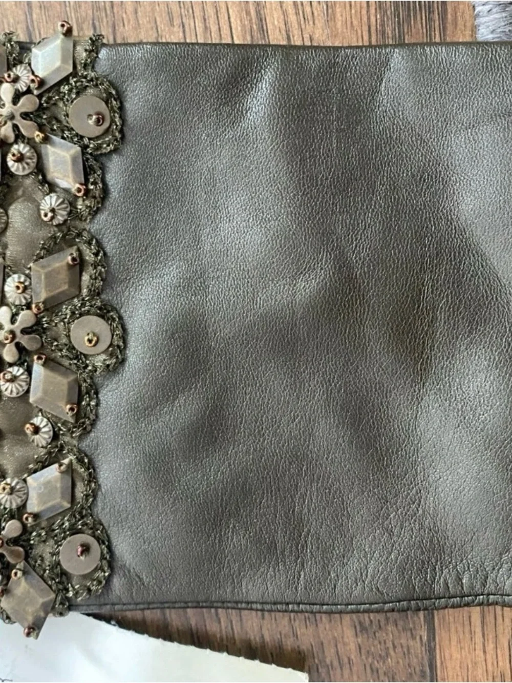 Carlisle “Per Se”  NWT Embellished Long  Lambskin Leather Gloves-012